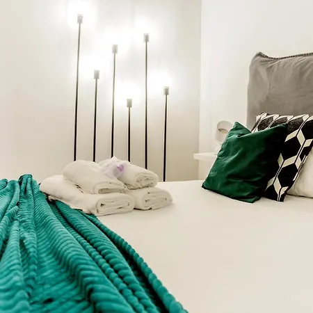 Apartment Modern Simplicity In Centre *
